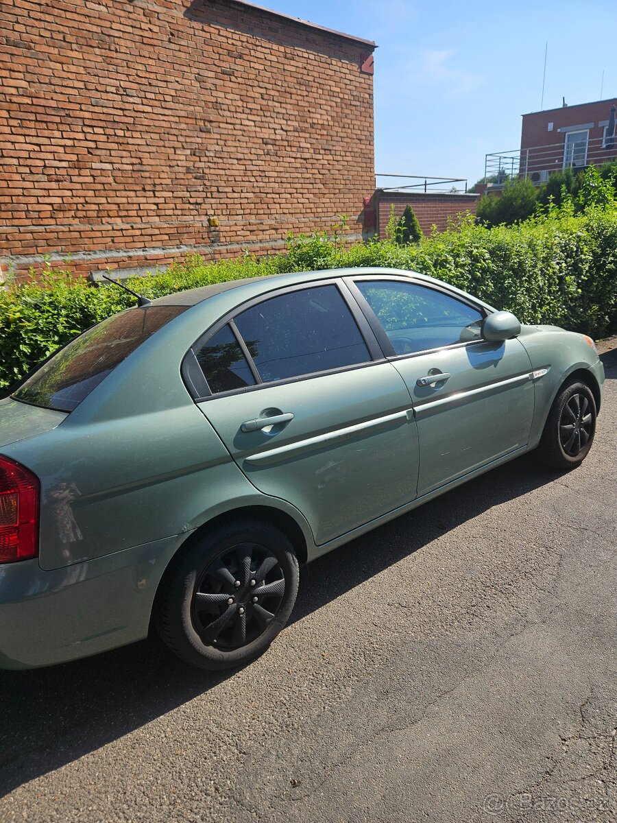 Hyundai Accent 1.6, 61kw,rok 2007 - 2
