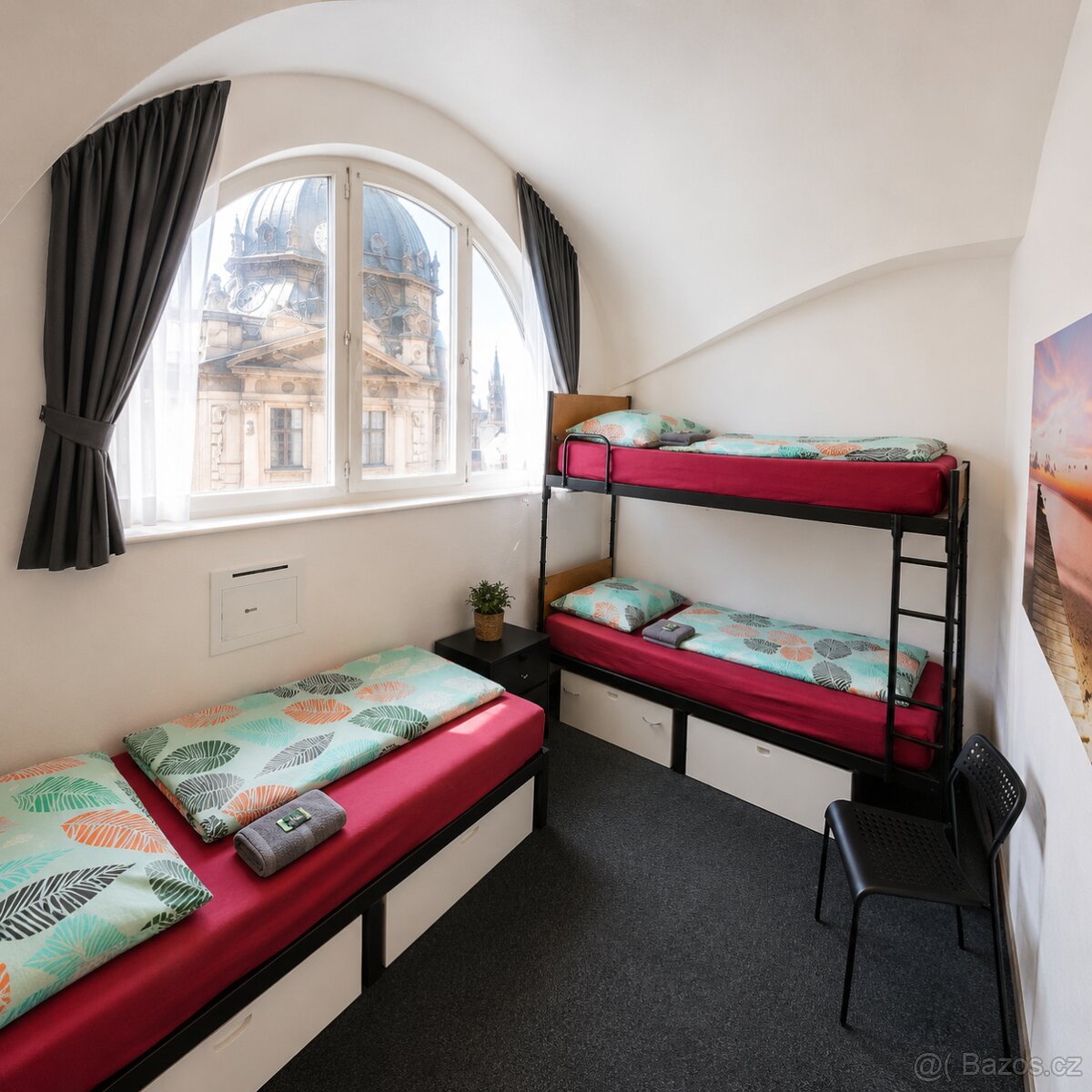 KOVOVÉ POSTELE A PALANDY – VÝPRODEJ VYBAVENÍ HOSTELU - 2