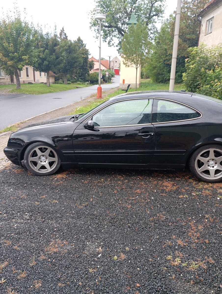 Mercedes clk 320 i v6 - 2