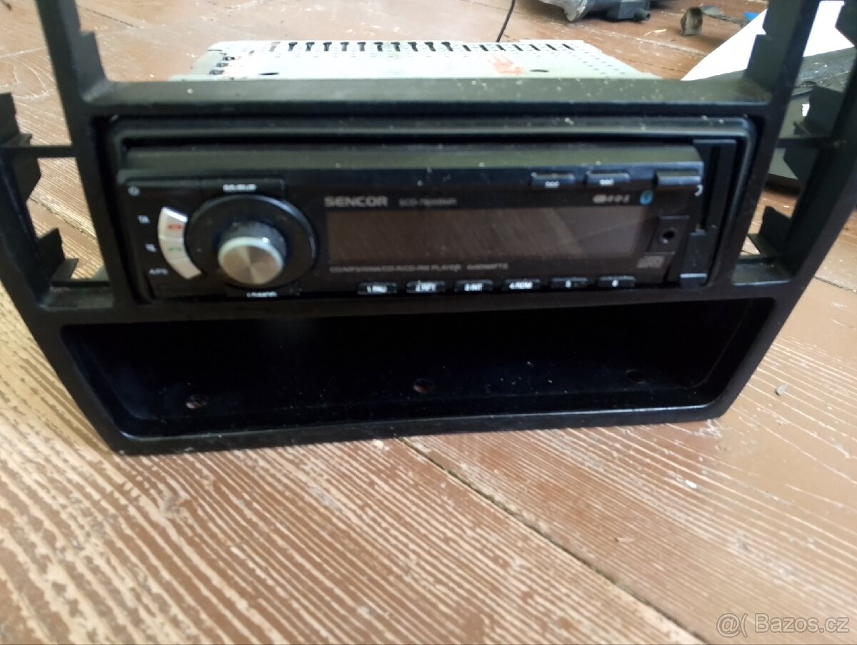 Autorádio na USB a SD kartu a CD - 2