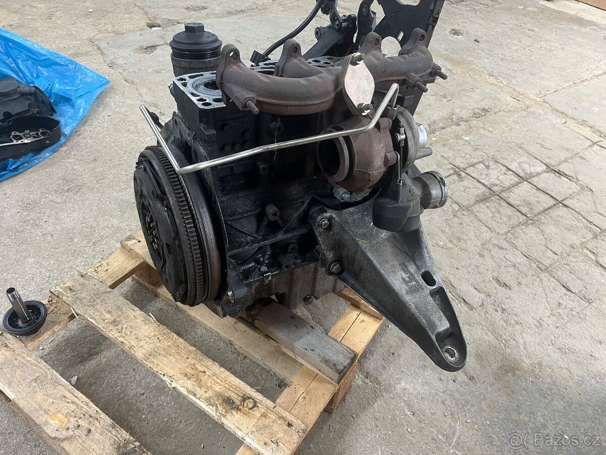 Spodek motoru 1.9 BRS 75kw - 2