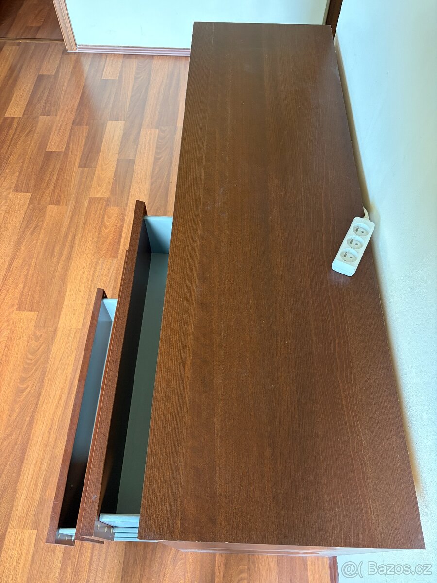Komoda Malm se 6 zásuvkami - 2