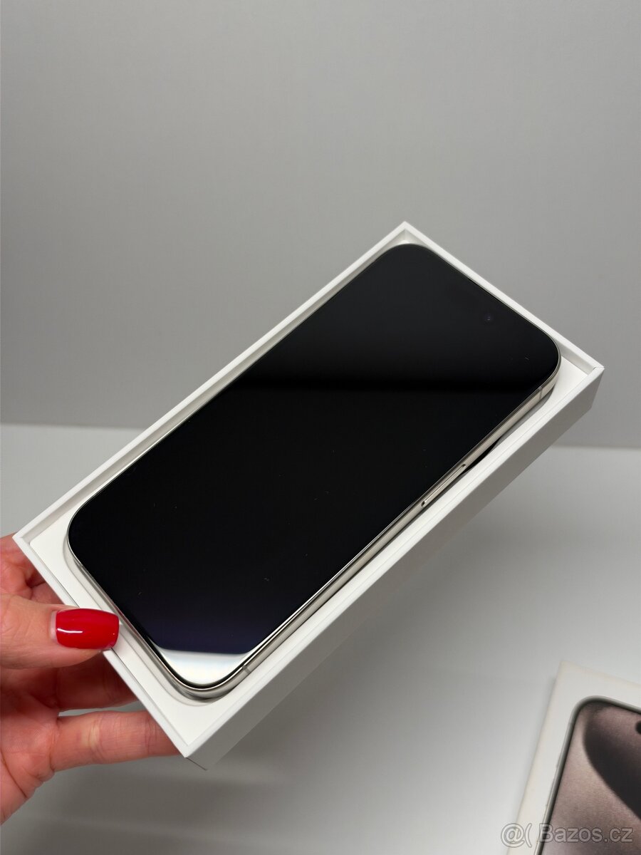 Prodám iPhone 15 Pro 128 GB (Natural Titanium) - 2