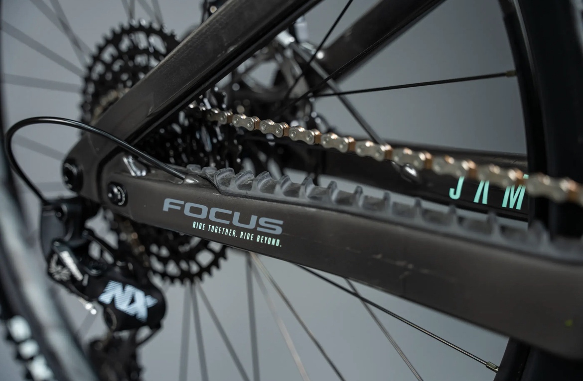 Nové karbonové elektrokolo Focus JAM² SL 8.7 - 2