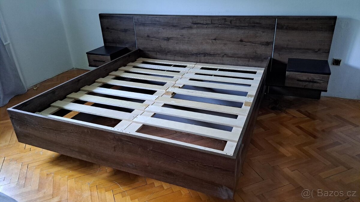 Prodám manželskou postel včetně roštů 180x200 - 2