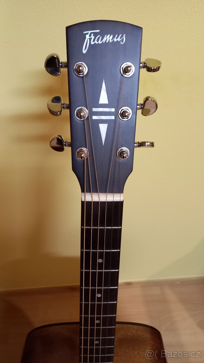 Akustická kytyra - 2