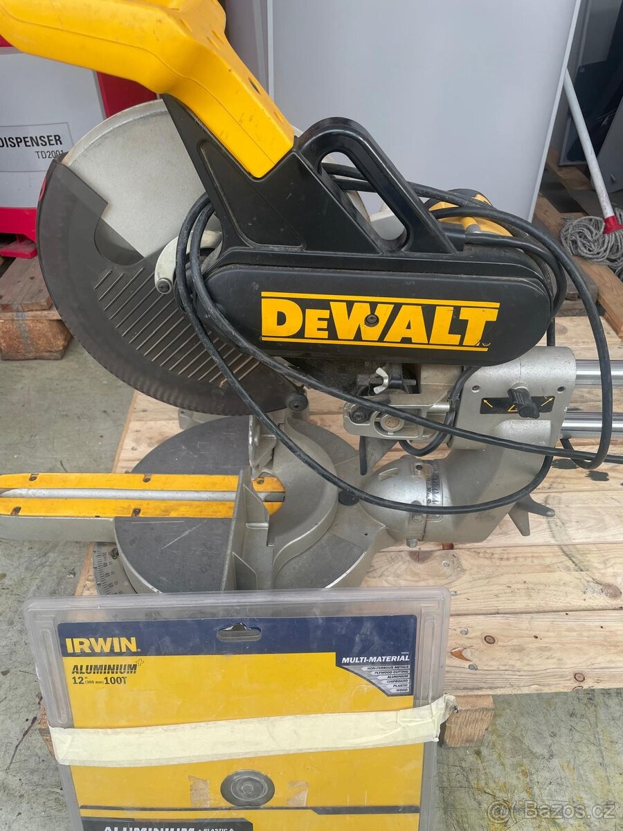 Pokosová pila s oboustraným pokosem DW708 - 2