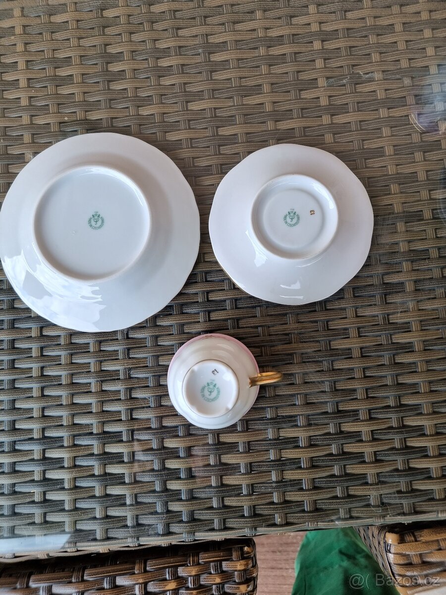 Souprava 2 šálků, podšálků a dezertních talířků - 2
