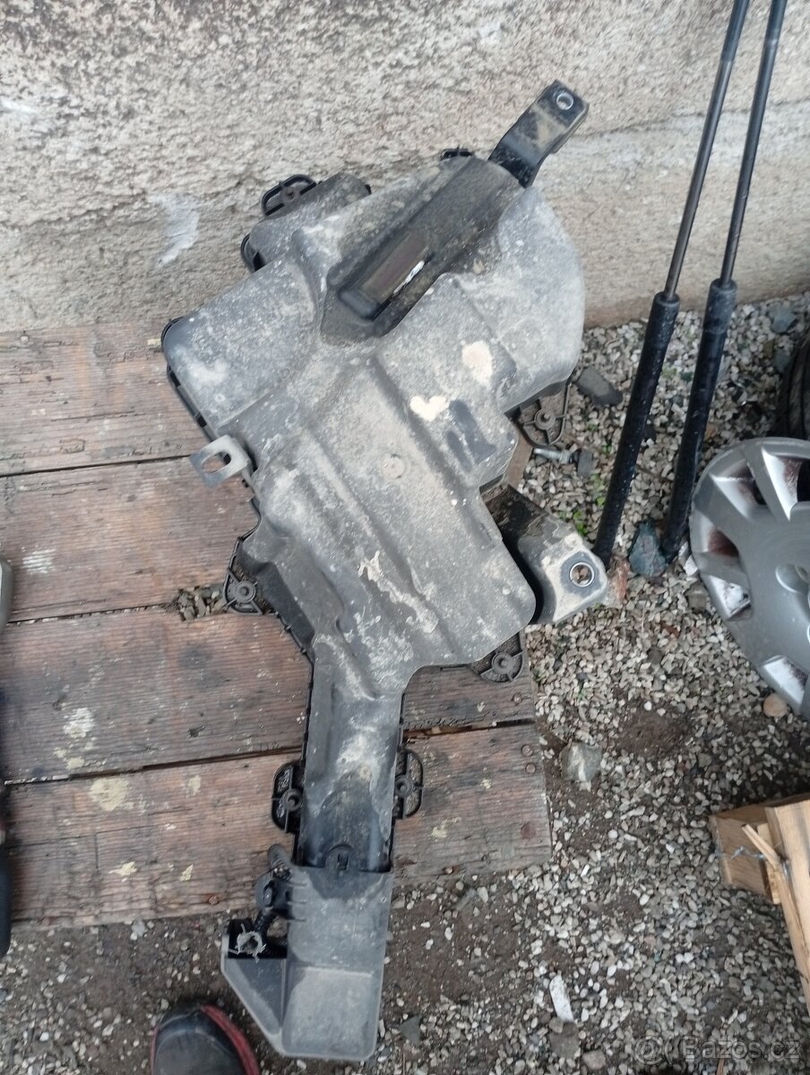 PEUGEOT 4007, C-CROSSER 2,2HDI 4HN NÁDRŽKA NA ADITIVA - 2