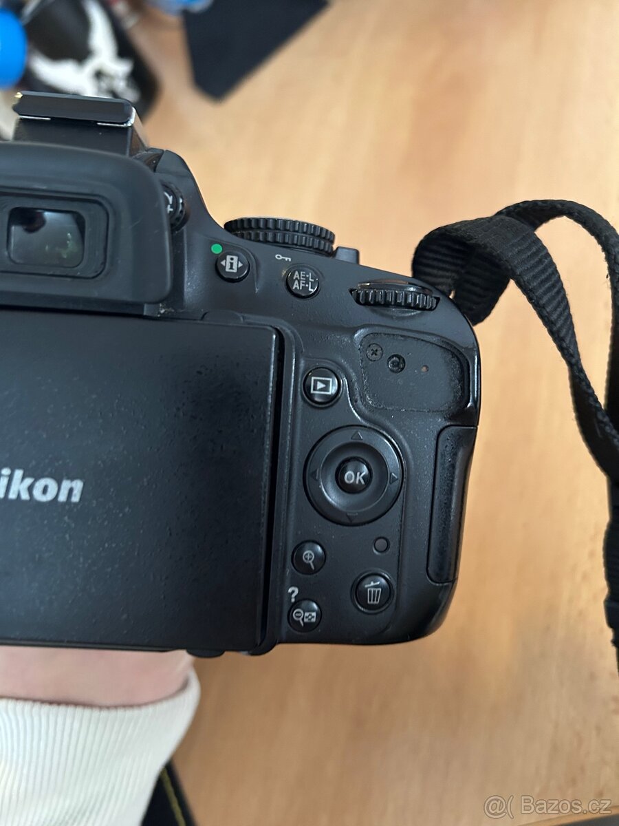 Nikon D5100 + Nikkor 18–55mm VR - 2