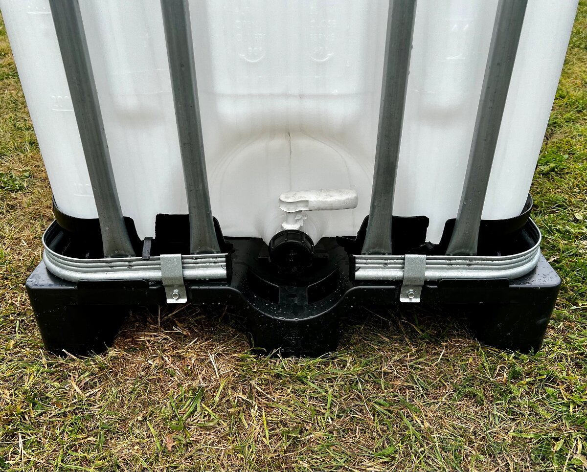 IBC nádrž 640l - 2