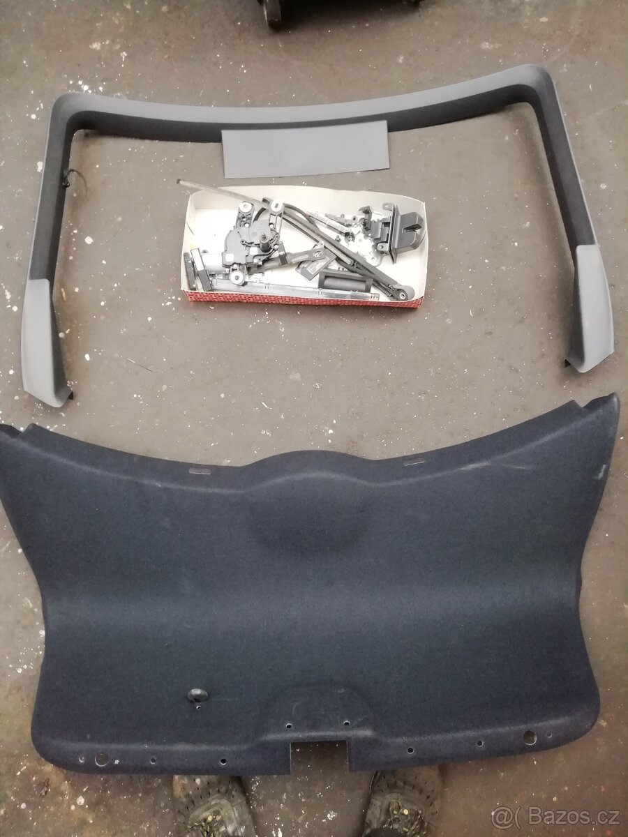 Škoda Octavia 3 liftback,zadní sklo atd - 2