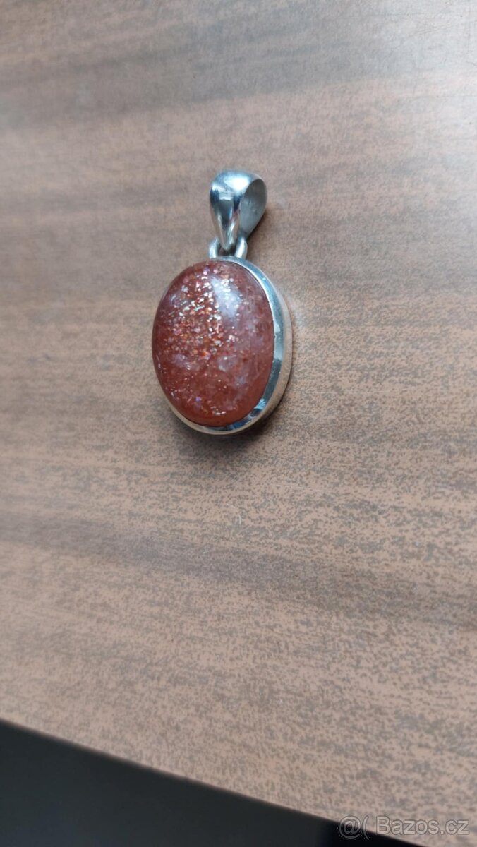 Přívěsek stříbrný s pravým slunečním kamenem - 2