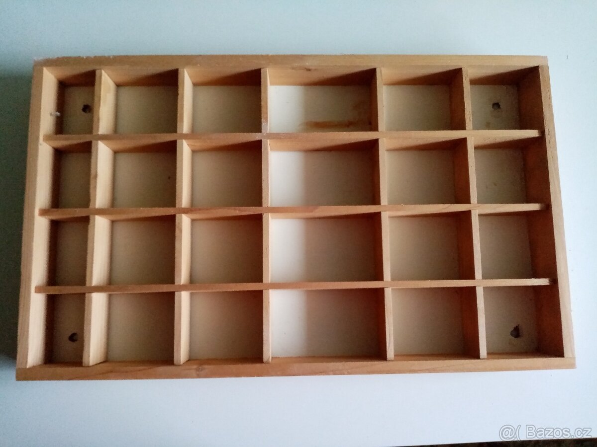 Polička na miniatury - 2