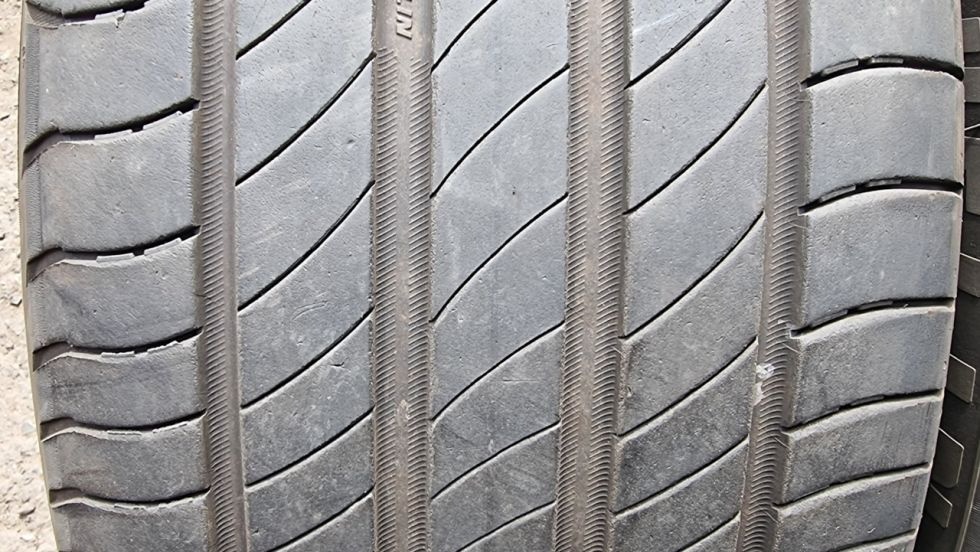 Letní pneu 235/50/19 Michelin - 2