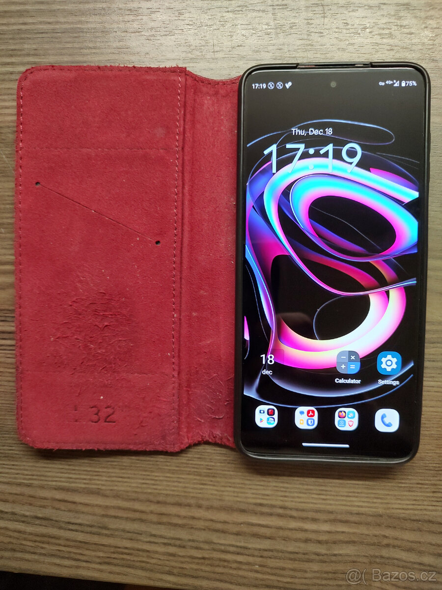 Prodàm mobilnì telefon za 3000 Kč - 2