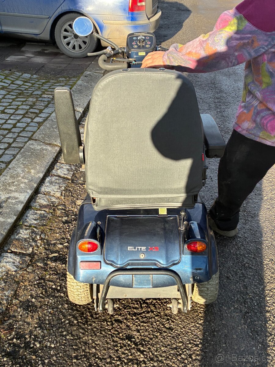 Elektrická tříkolka/invalidní vozík STERLING ELITE XS - 2