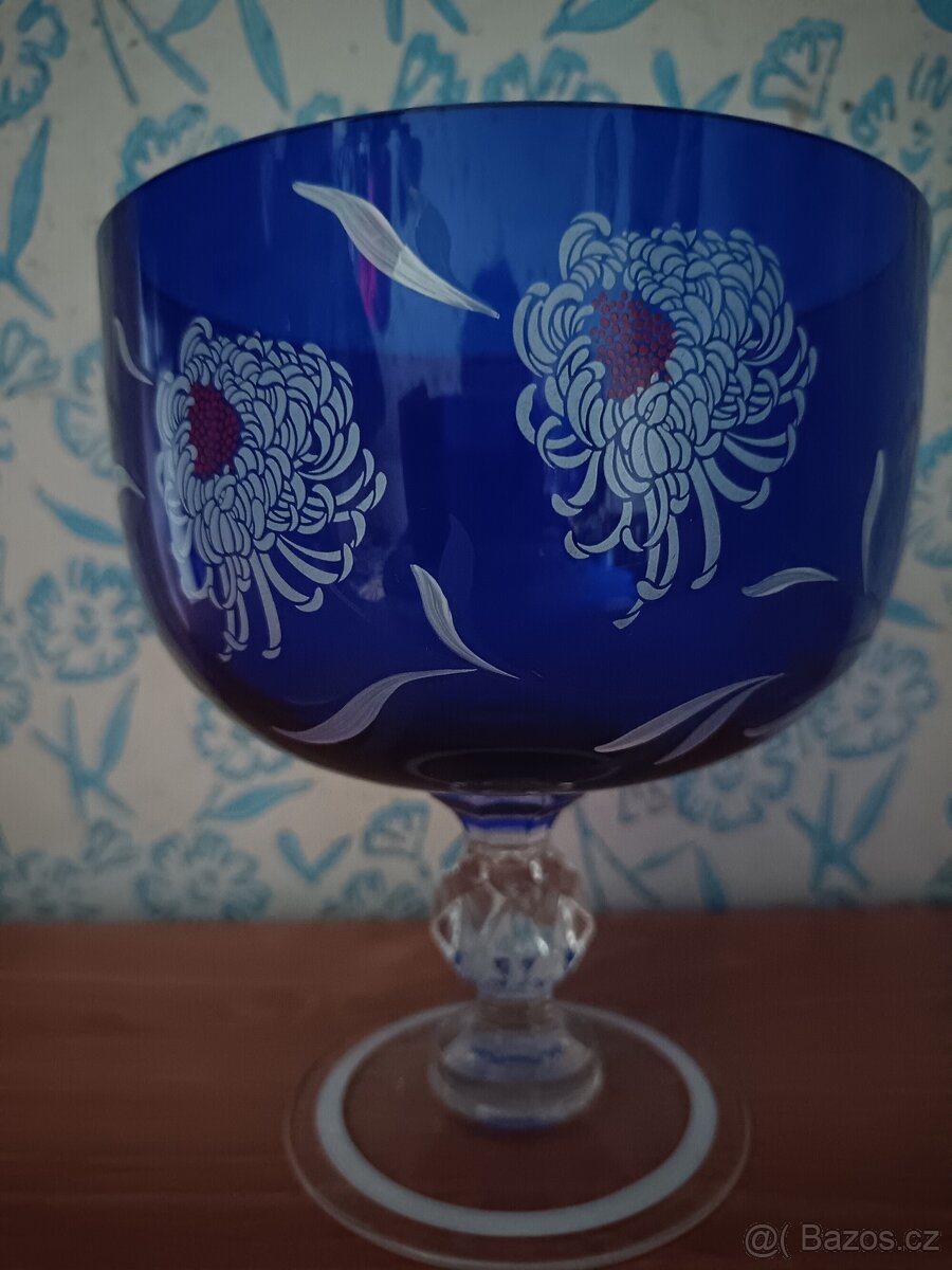 Modrý skleněný pohár s motivem - 2
