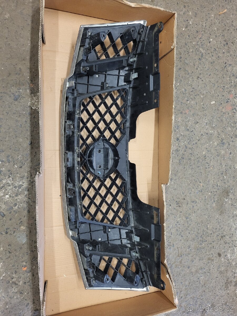 Přední maska nissan navara pathfinder - 2