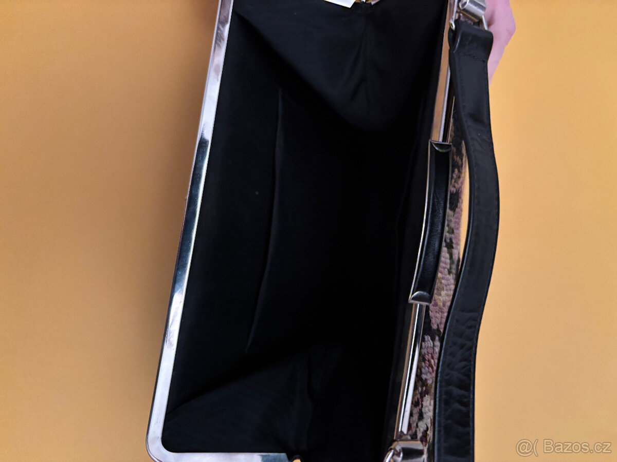 KABELKA - KŮŽE, GOBELÍN - 2