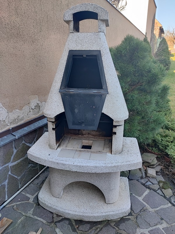 Zahradní betonový krb - 2