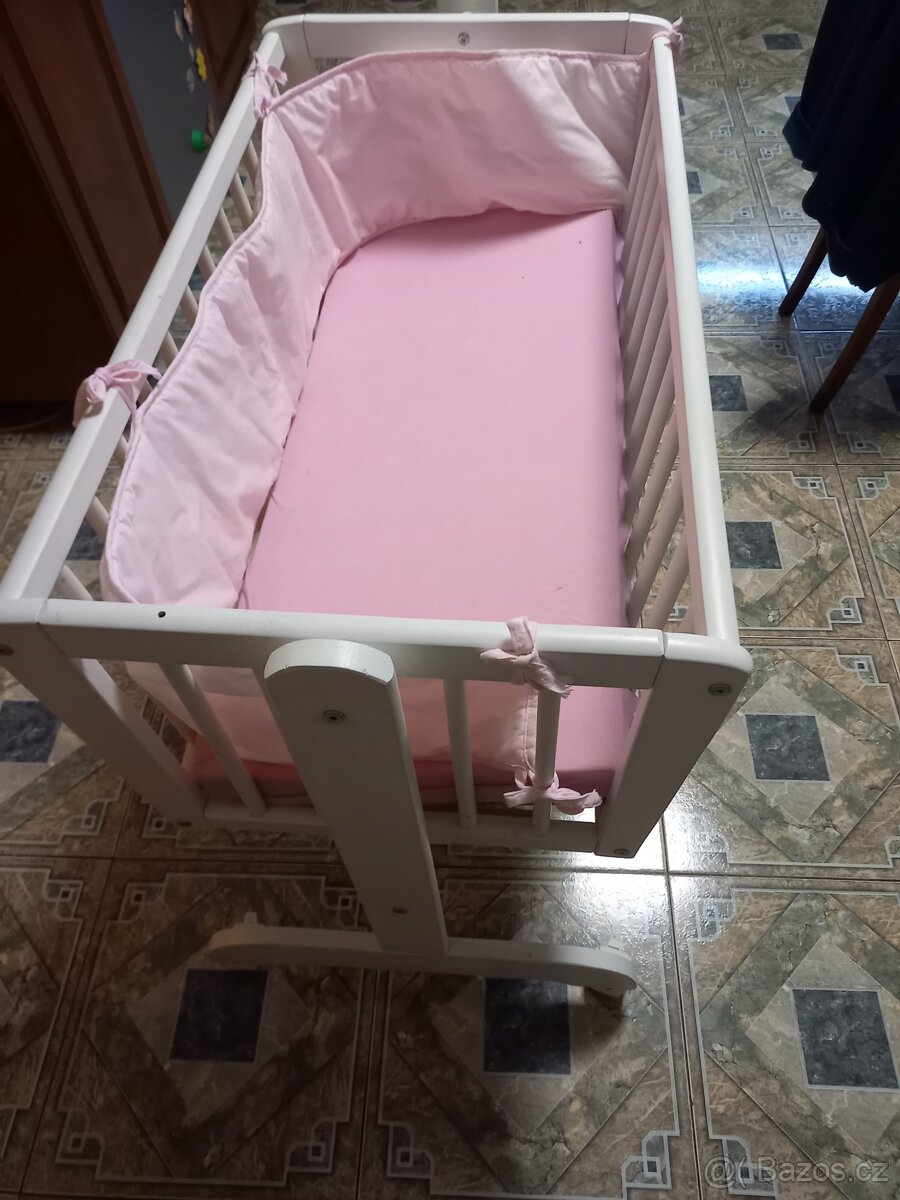 Kolébka, dětská postýlka - 2