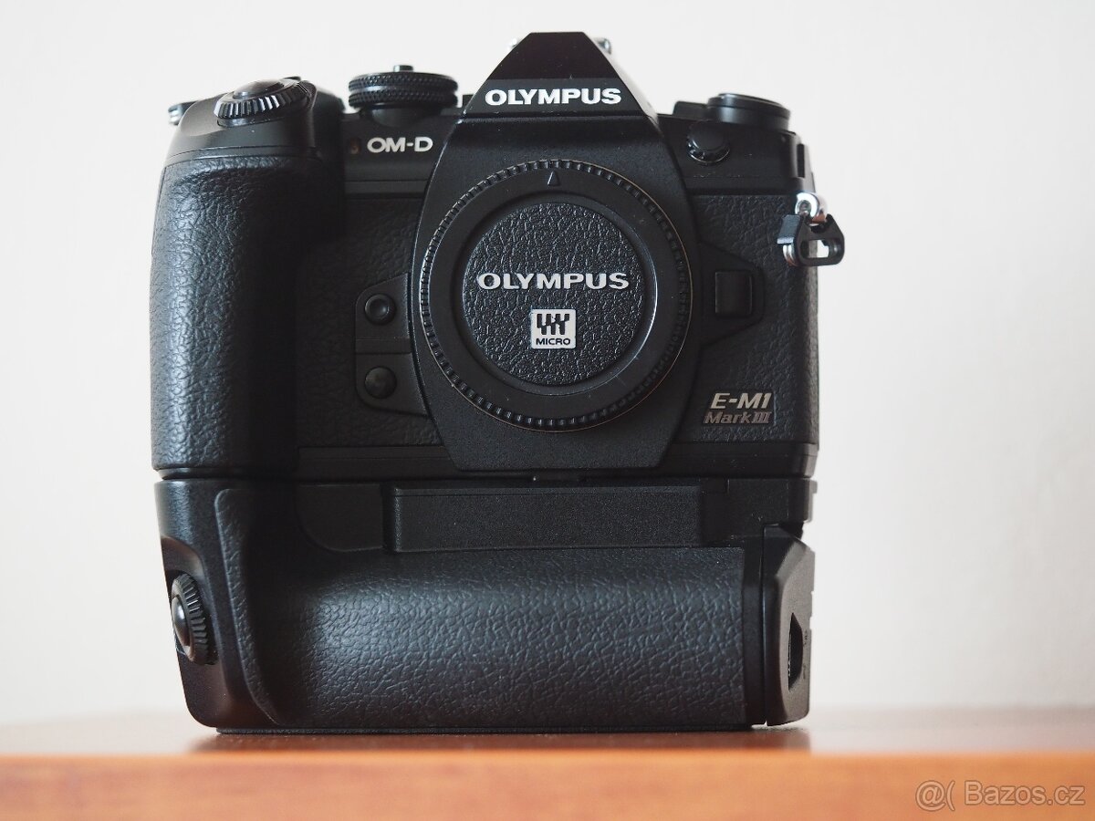 Olympus OM-D E-M1 mark III + bateriový grip - 2