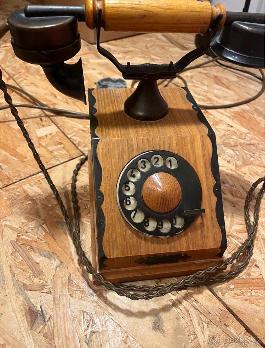 Telefon zn. Tesla - 2