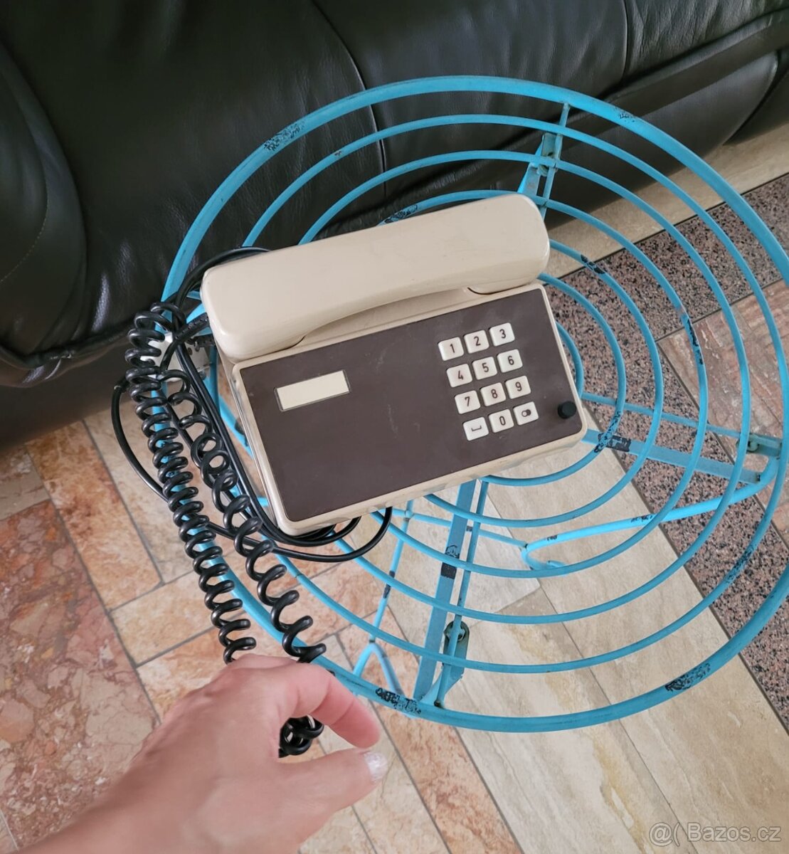 Ikonický retro tlačítkový telefon TESLA Stropkov - 2