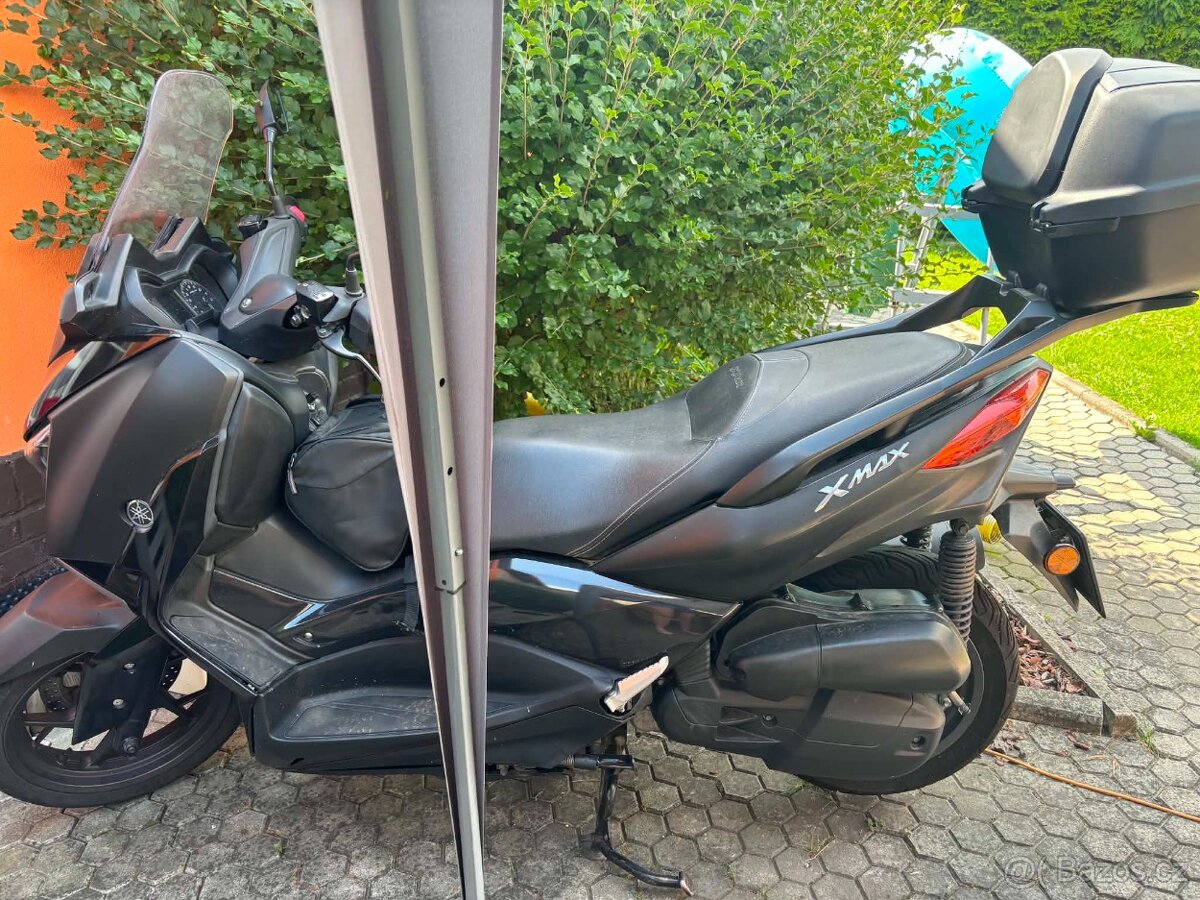 Prodej skútr Xmax 125 - 2
