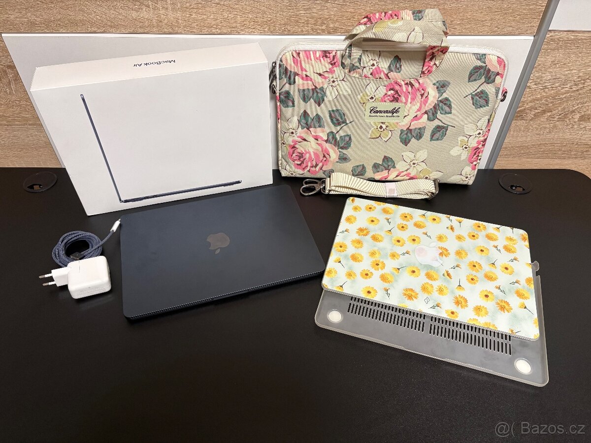 Macbook AIR 13” M3 - minimalne pouzity Zaruka - 2