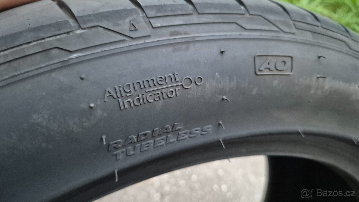 Letni pneu 255/45R20 101T - 2