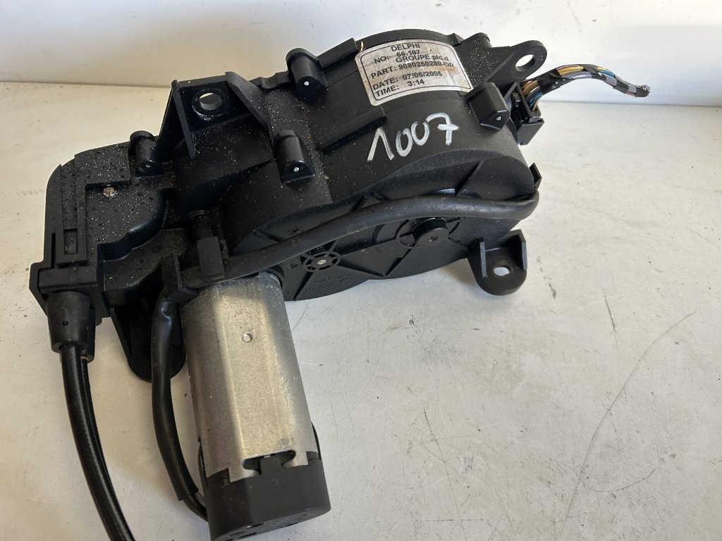 Mechanismus otevírání dveří Peugeot 1007 - 2