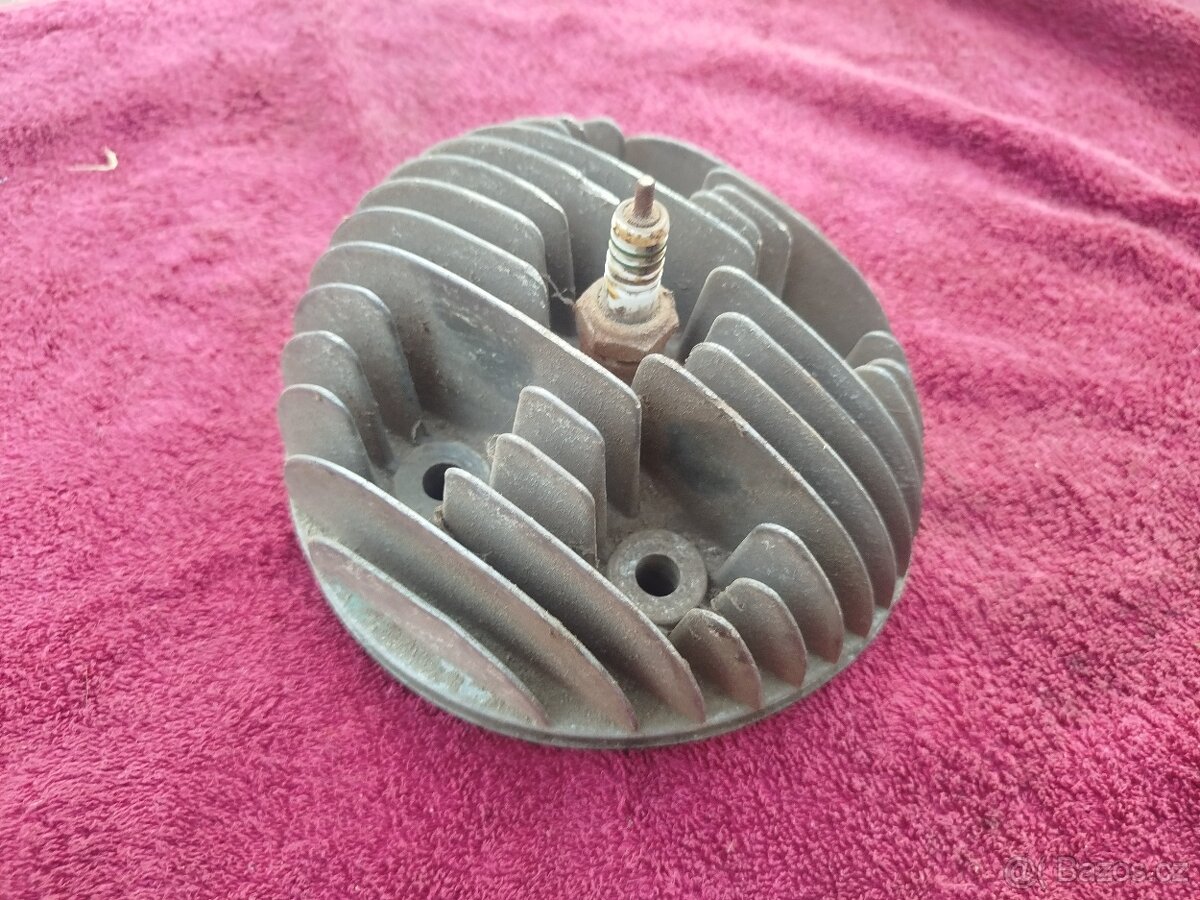 Pěkná hlava Jawa 250 353 kývačka ne pérák - 2