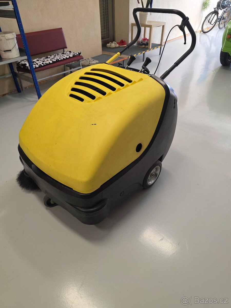 KARCHER KM 85/50W - ZAMETACÍ STROJ S MOTOREM - 2