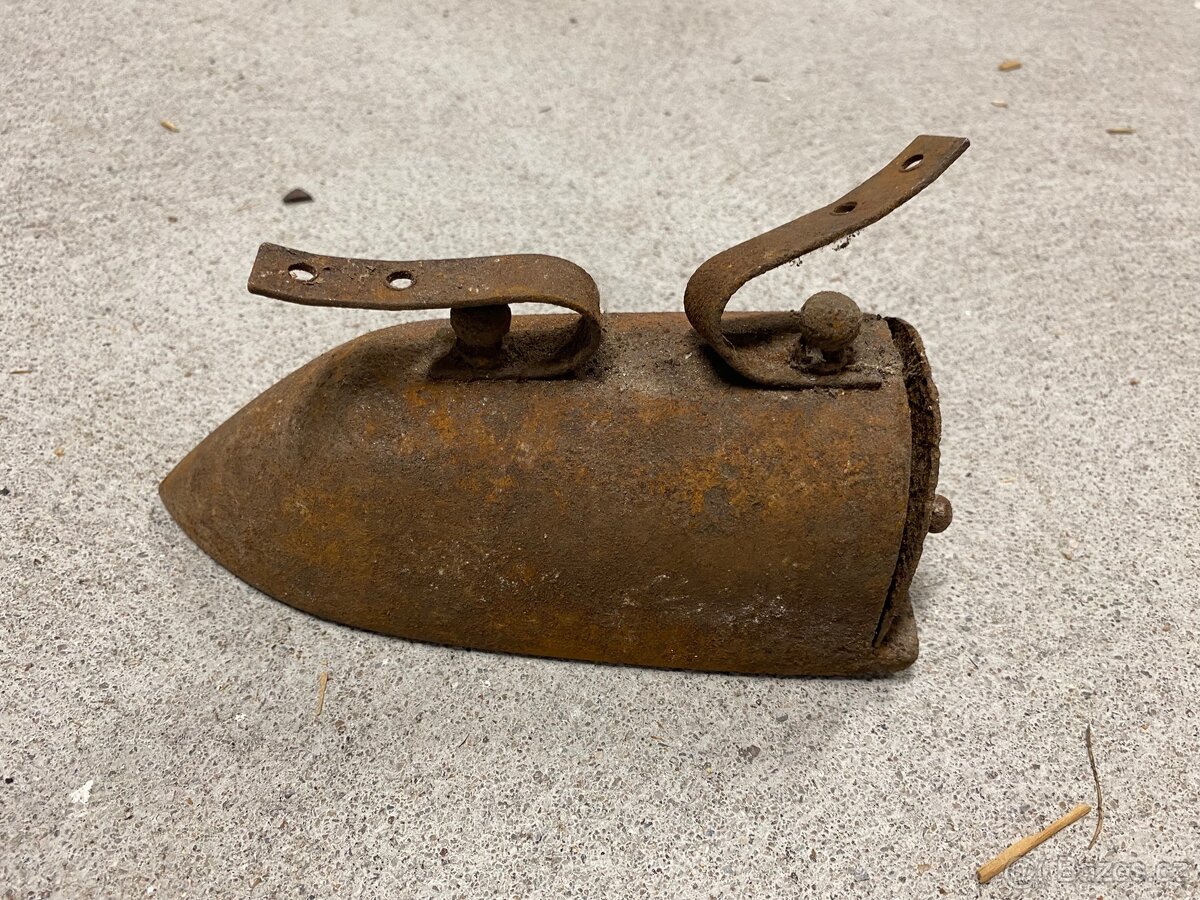 Starožitná nahřívací žehlička rukávník vařič - 2