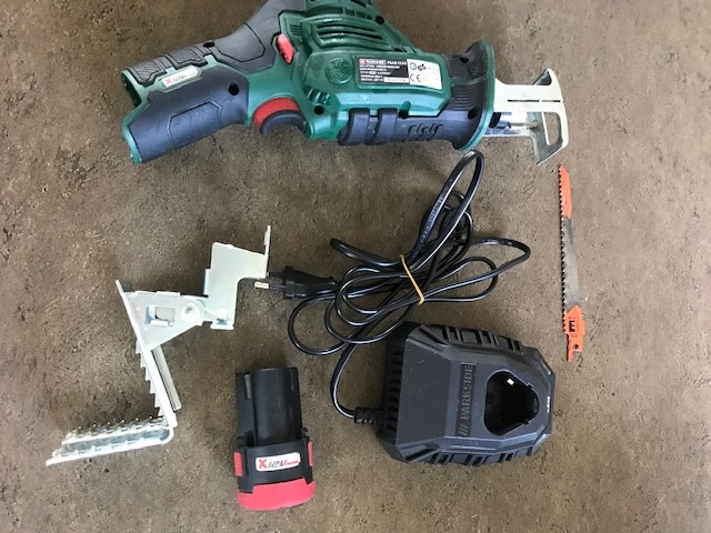 Prodám Aku pilku na větve PAAS 12 A2, 2 Ah Parkside - 2