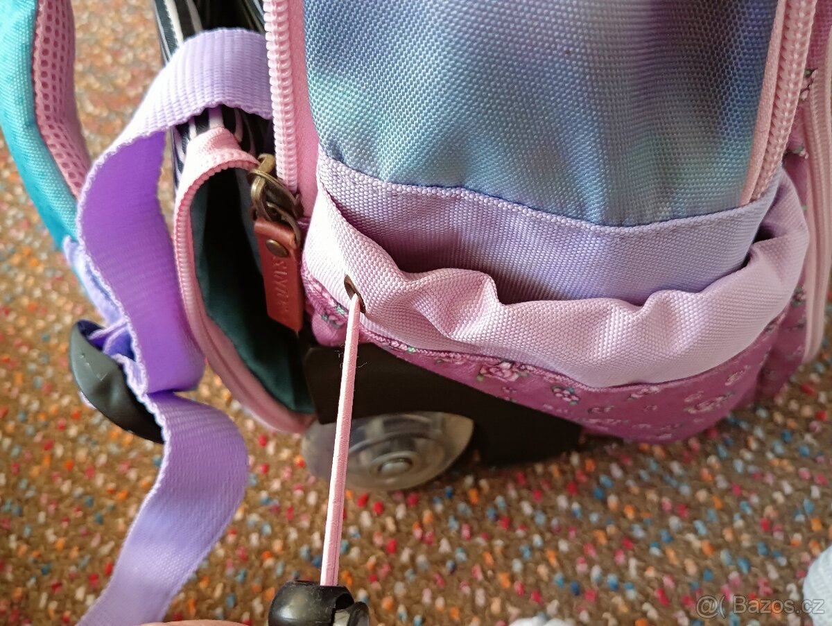 SANTORO ŠKOLNÍ BATOH, cestovní na kolečkach+ kšiltovka Sant - 2