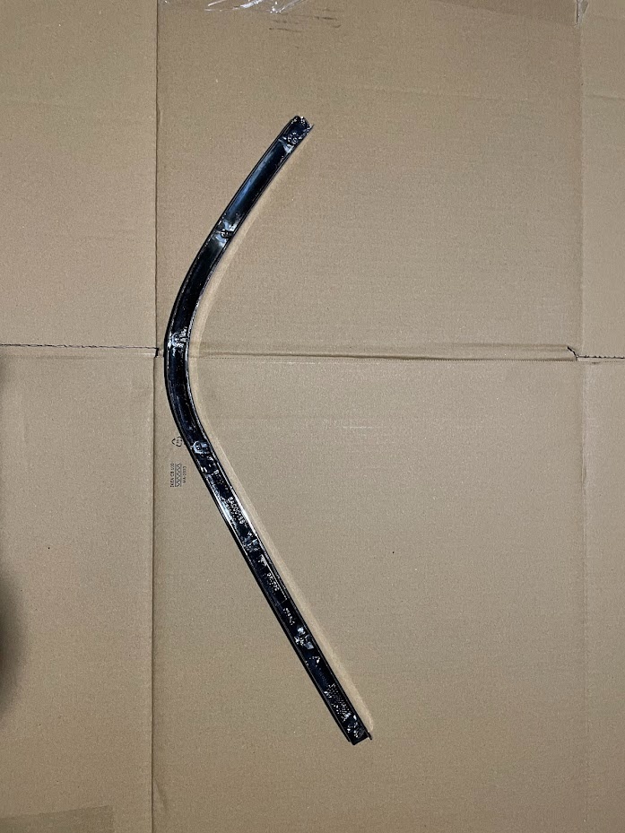 Chromová lišta pravá Piaggio Vespa - 2