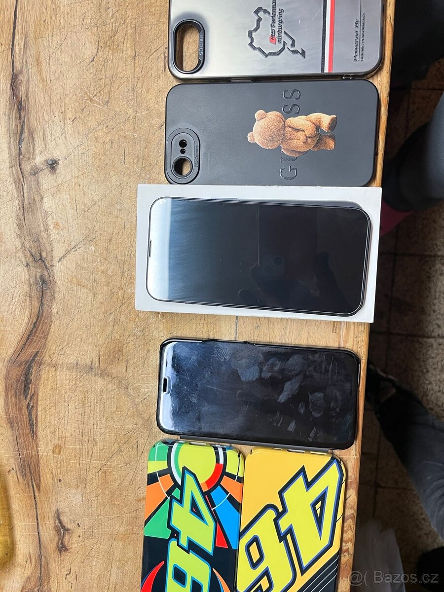 Prodám iPhone 16e 128gb 3roky záruka - 2