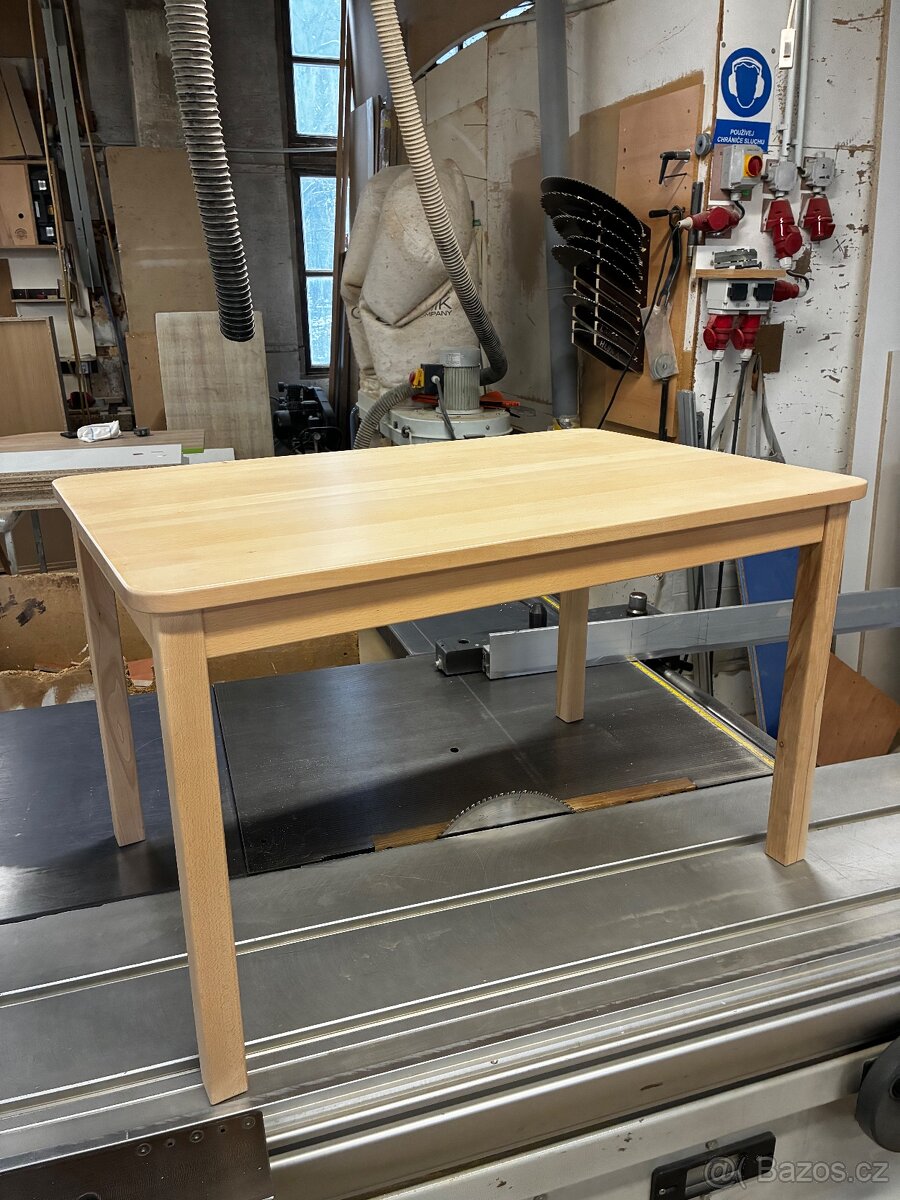 Masivní bukový stolek - 2
