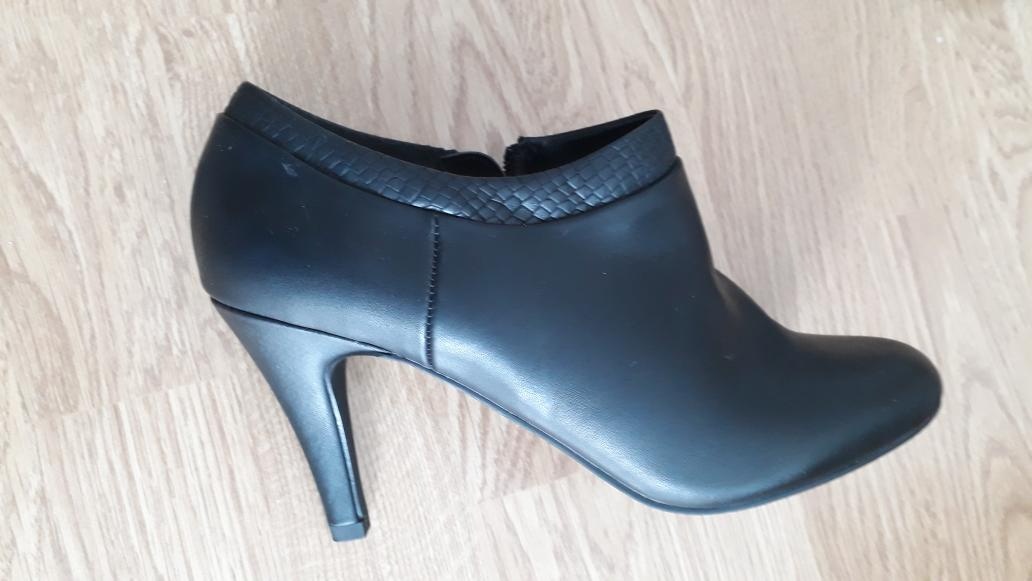 Boty dámské kožené kotníkové č.40 - nové - 2