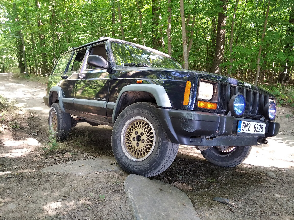 Jeep Cherokee XJ 2,5 TD 85KW - 2