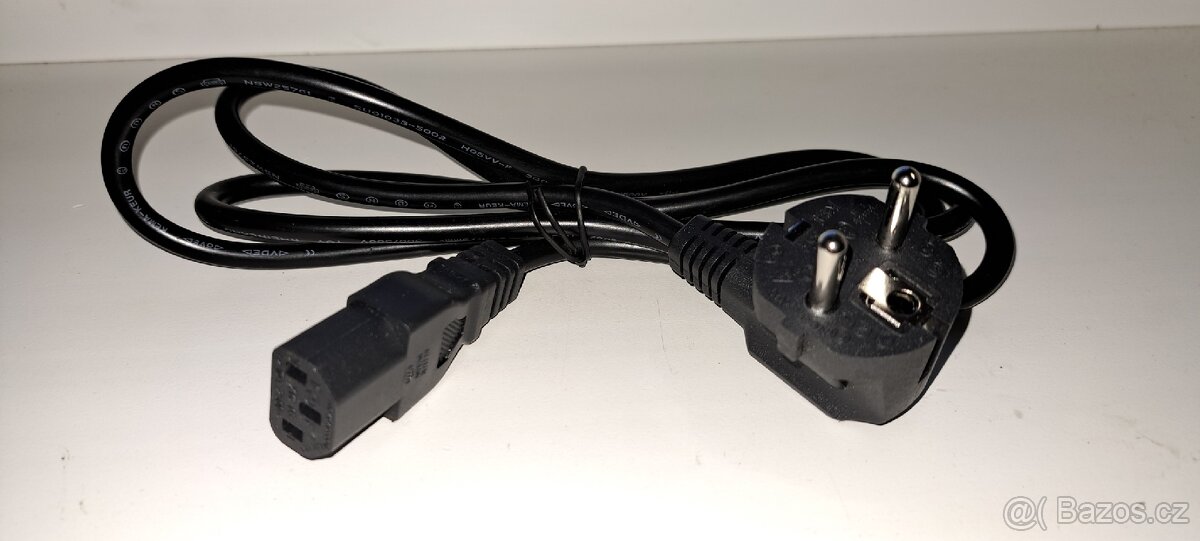 Napájecí kabel IEC-zásuvka k PC atd / 1.5m - 2