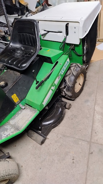 Etesia, zahradní trakturek, profi sekačka - 2
