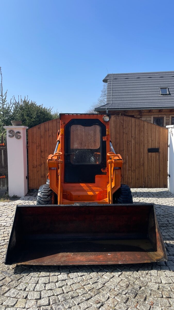 PRONÁJEM - SMYKOVÝ NAKLADAČ TOYOTA 2SDK8 - 2