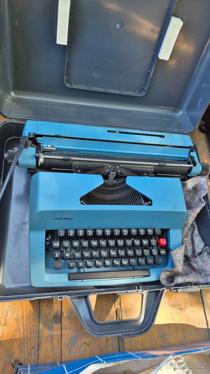 Psací stroj s kufříkem - 2