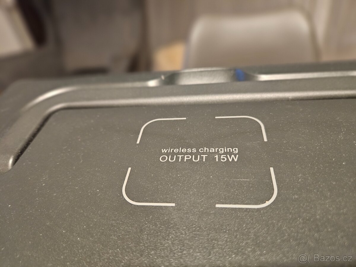 Nabíjecí stanice Bluetti EB70 - 2