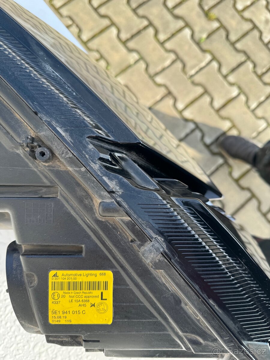 Halogenové světlo Škoda Octavia 3 Facelift - 2
