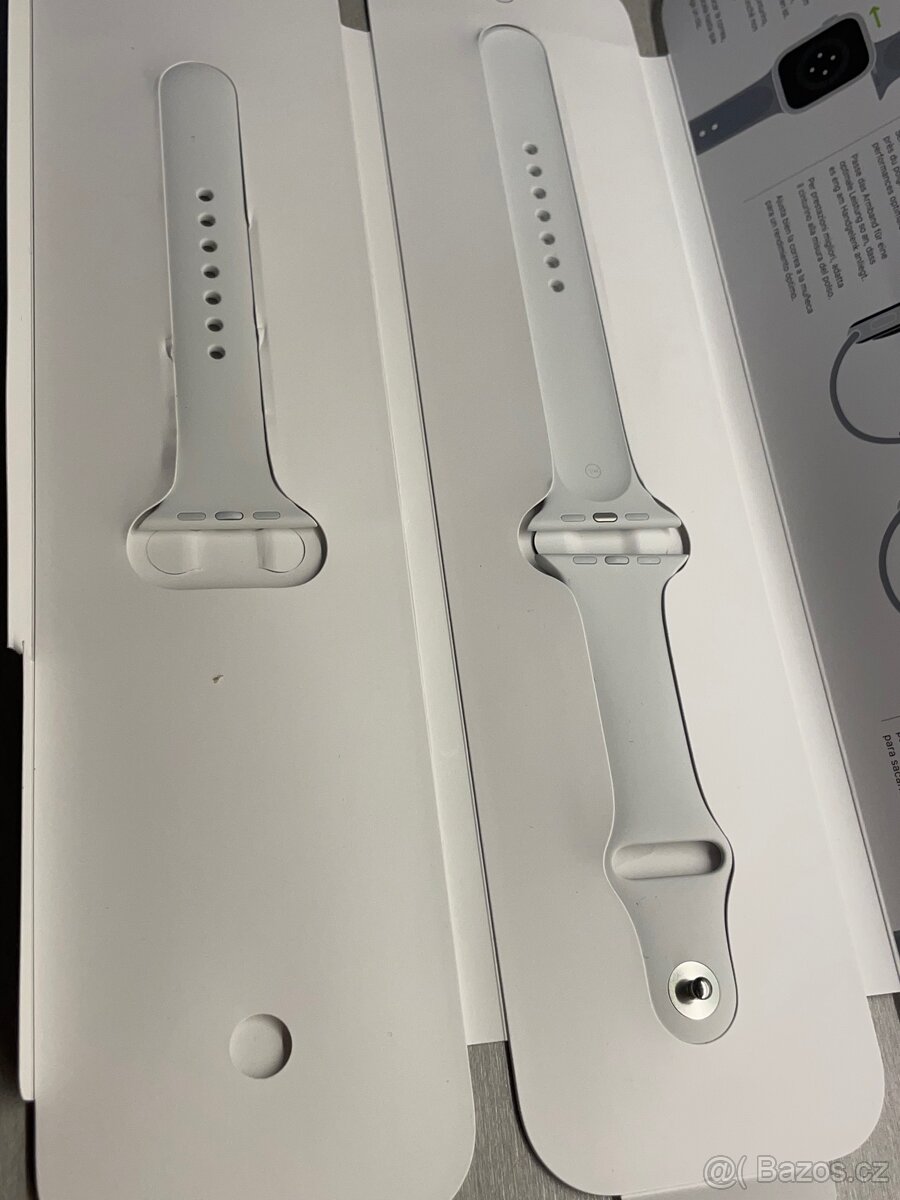 Řemínek na Apple Watch - 2